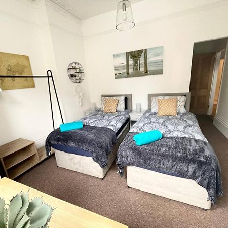 Family Friendly Flat Just Minutes From The Beach! Portsmouth Esterno foto