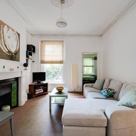Family Friendly Flat Just Minutes From The Beach! Portsmouth Esterno foto