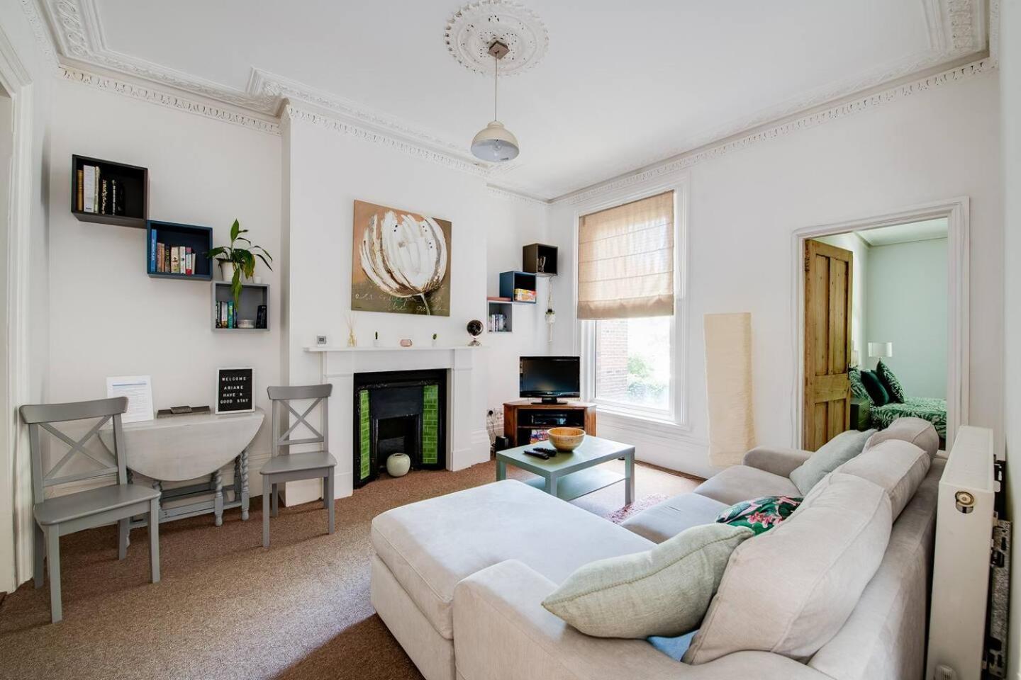 Family Friendly Flat Just Minutes From The Beach! Portsmouth Esterno foto
