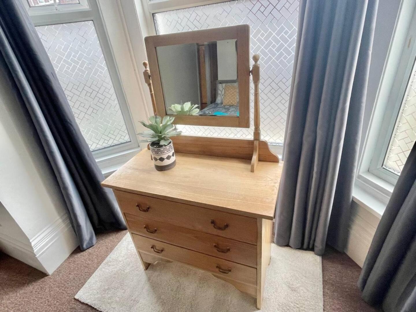 Family Friendly Flat Just Minutes From The Beach! Portsmouth Esterno foto