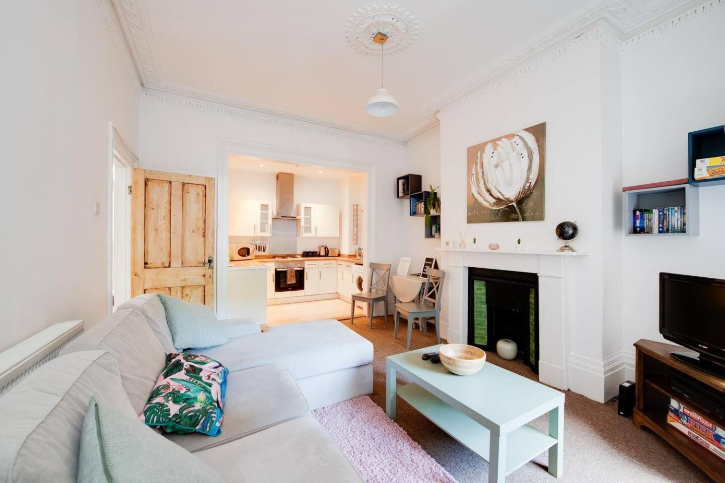 Family Friendly Flat Just Minutes From The Beach! Portsmouth Esterno foto