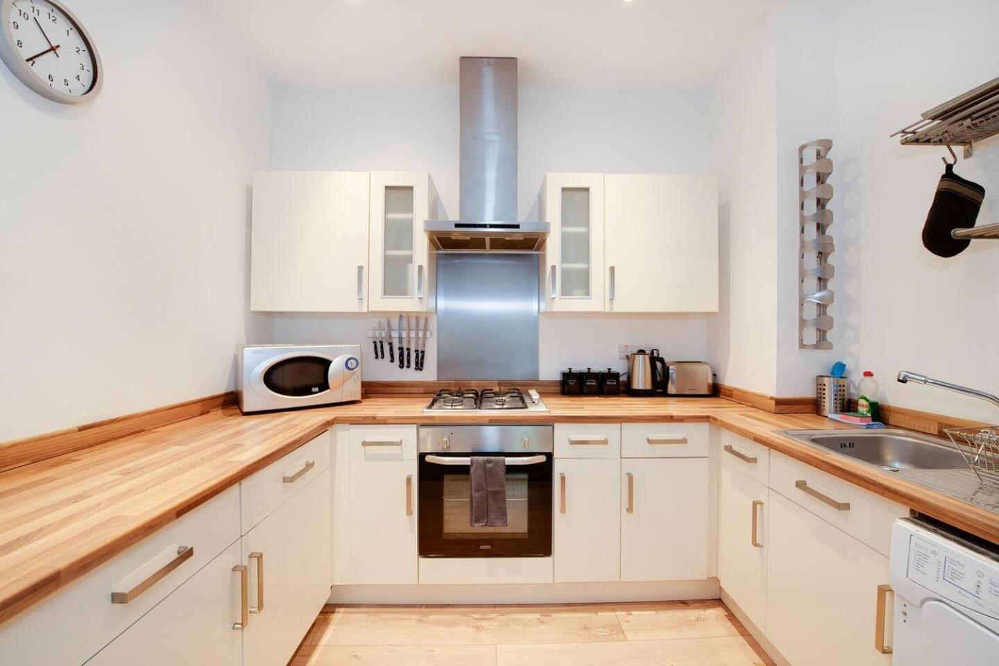 Family Friendly Flat Just Minutes From The Beach! Portsmouth Esterno foto